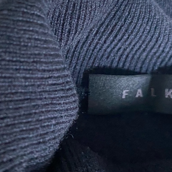 100% cashmere mens sweater. Like new! - Picture 2 of 4